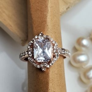 💫 MUST SEE STUNNING RING SIZE 6